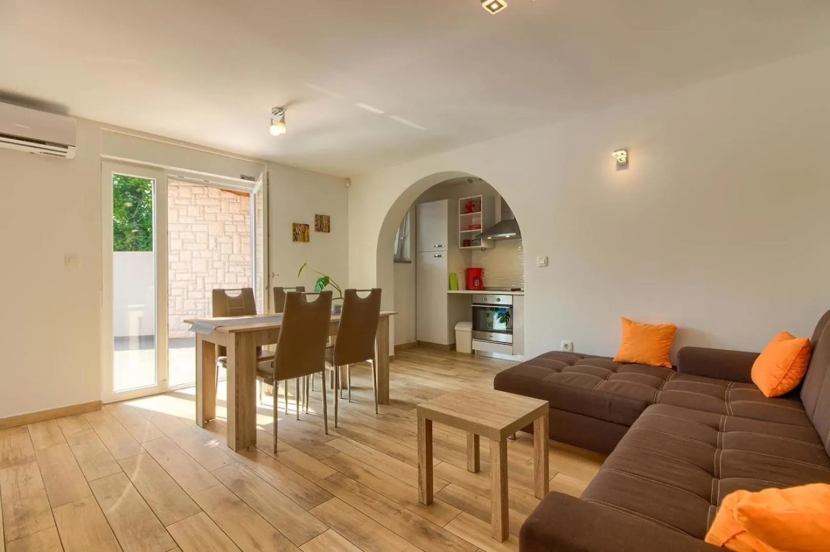 Ferienhaus Mit Privatpool Fuer 8 Personen Ca 110 Qm In Valtura, Istrien Suedkueste Von Istrien Croatia