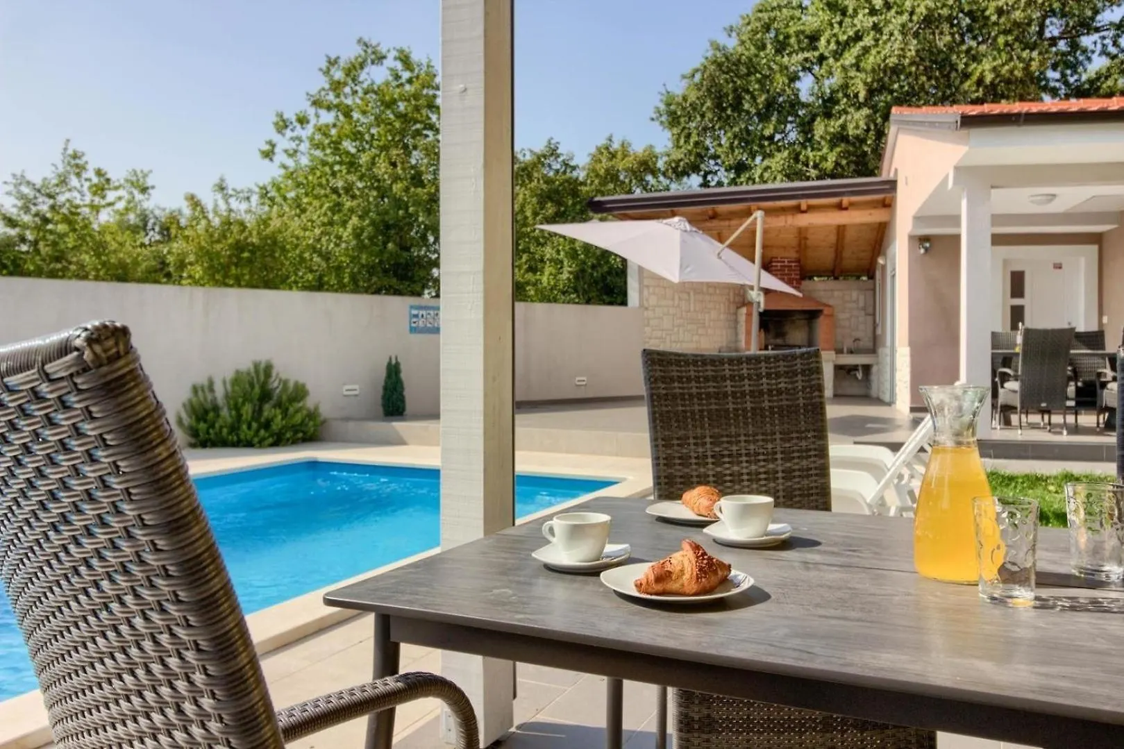 Ferienhaus Mit Privatpool Fuer 8 Personen Ca 110 Qm In Valtura, Istrien Suedkueste Von Istrien Valtura